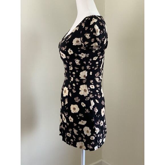 Reformation Lucinda Floral Mini Dress 0 XXS Black SS V Neck Whimsygoth 90s - Picture 4 of 10